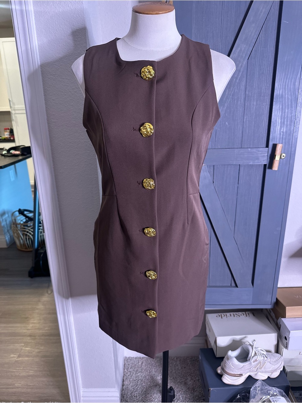 NEW Without Tags. Love Tree Classic Sleeveless Brown Dress with Gold Buttons